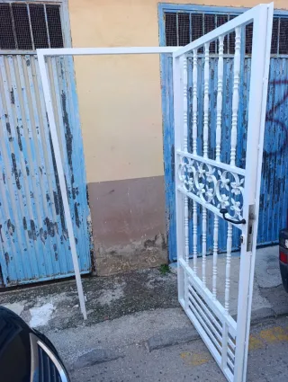 2 Puertas de seguridad 70 cada uno