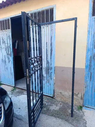 2 Puertas de seguridad 70 cada uno
