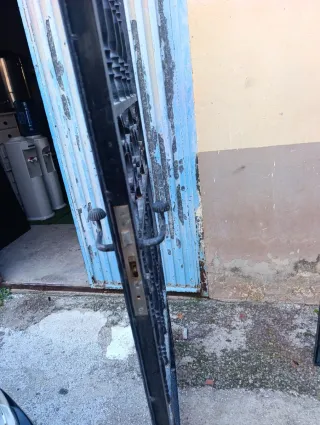 2 Puertas de seguridad 70 cada uno