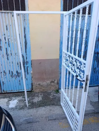 2 Puertas de seguridad 70 cada uno