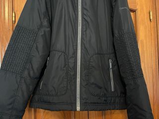 Chaqueta Calvin Klein Negra con Capucha