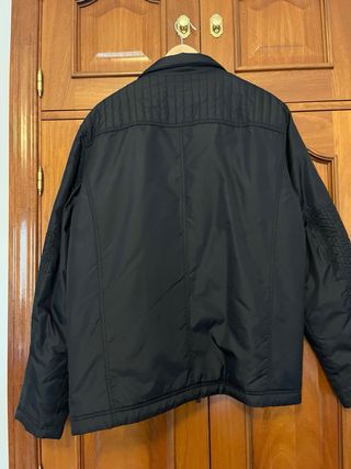 Chaqueta Calvin Klein Negra con Capucha