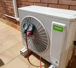 Fontanería, luz, agua y clima.