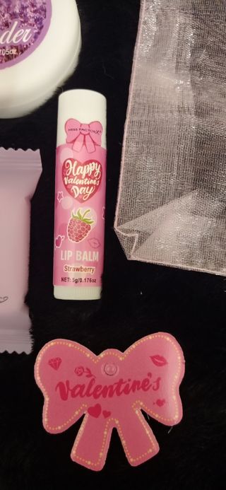Set regalo San Valentino crema e balsamo labbra