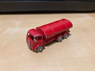 Camión Cisterna Rojo Matchbox Guisval