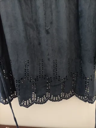 Vestido antelina bordado azul marino