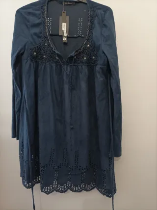 Vestido antelina bordado azul marino