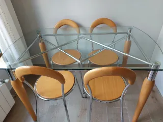 Mesa y 4 sillas cocina cristal y madera
