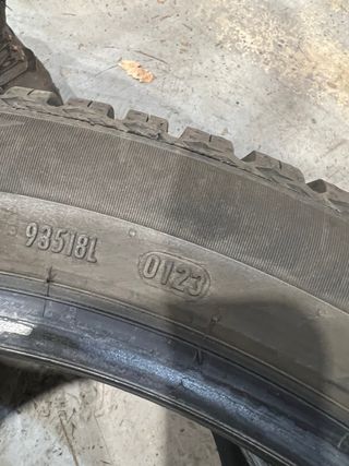 2 neumáticos PIRELLI All Season 245 40 19