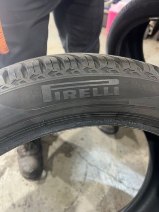 2 neumáticos PIRELLI All Season 245 40 19