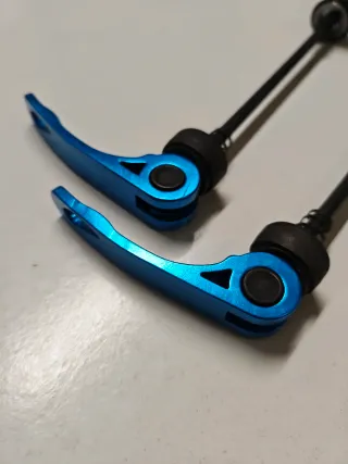 Ejes pasantes bicicleta azules