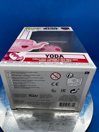 Funko Pop Star Wars Yoda San Valentín 421