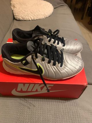 Zapatillas Nike Futbol Plateadas Semitacos