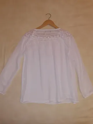 Blusa blanca manga larga bordada