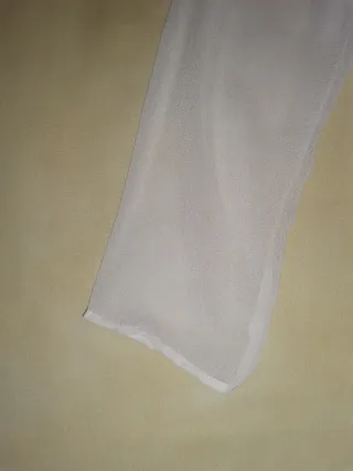 Blusa blanca manga larga bordada