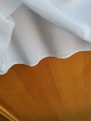 Blusa blanca manga larga bordada