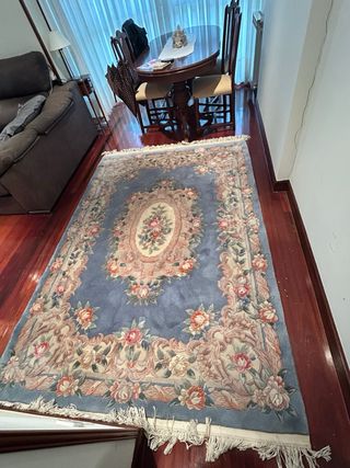 Alfombra antigua de lana vintage floral