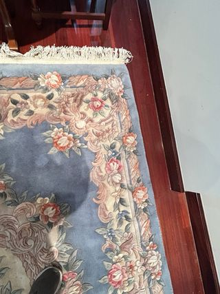 Alfombra antigua de lana vintage floral