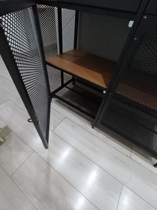 Mueble Industrial Negro y Madera