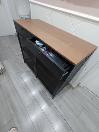 Mueble Industrial Negro y Madera