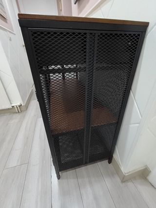 Mueble Industrial Negro y Madera