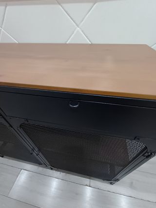 Mueble Industrial Negro y Madera