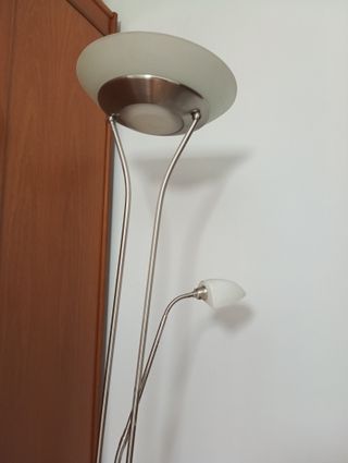 Lámpara de pie moderna