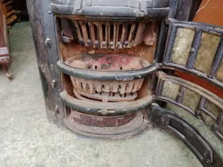 Estufa antigua Salamandra hierro fundido