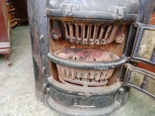 Estufa antigua Salamandra hierro fundido