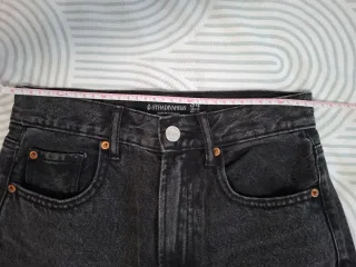 Vaqueros Stradivarius gris oscuro rectos 34