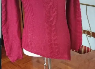 Maglione donna rosso con trecce