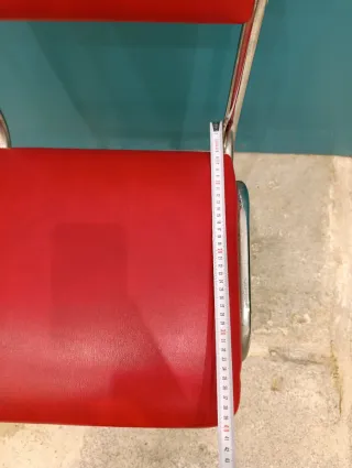 Sillas apilables acero cromado y sky burdeos