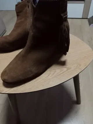 Botines marrones con flecos