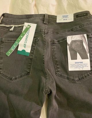 Pantalones vaqueros gris H&M Shaping Skinny 28
