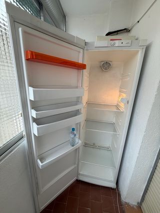 Nevera LYNX blanca