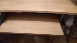 Mesa de escritorio madera y metal
