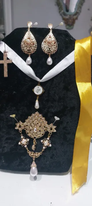 Aderezo huertana oro y perlas