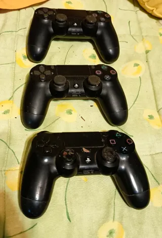 Lote 3 Mandos PS4 (Necesitan Arreglo Joystick)
