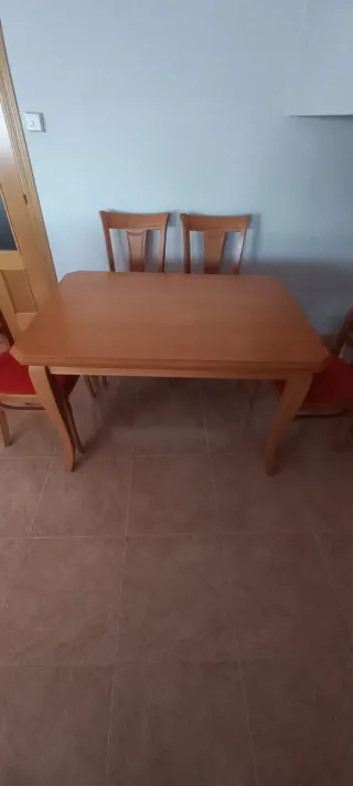 Mesa y 6 sillas de comedor