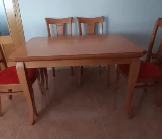 Mesa y 6 sillas de comedor
