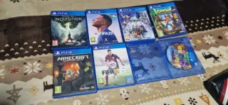 Lote Juegos PS4: FIFA, Crash, Minecraft