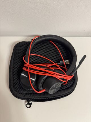Auriculares para ordenador con funda