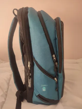 Paletero mochila Bullpadel Hack Pro