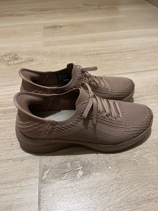 Zapatillas Skechers Talla 37 marrón claro