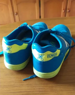 Zapatillas futbol sala Munich Hombre Azul y Amaril