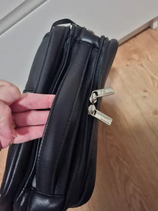 Bolso neceser Samsonite negro. Sin correa d colgar