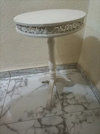 Mesa auxiliar redonda de madera