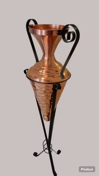 Jarrón Cobre Soporte Hierro