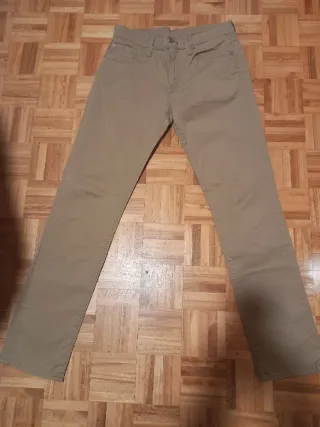Pantalón Levis 511 Beige