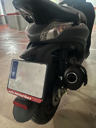 Piaggio Beverly 125cc Maxi Scooter